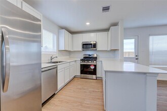 310 Birch Blossom Path in Magnolia, TX - Foto de edificio - Building Photo