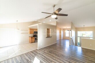 7615 N Ash Ln in Spokane, WA - Foto de edificio - Building Photo