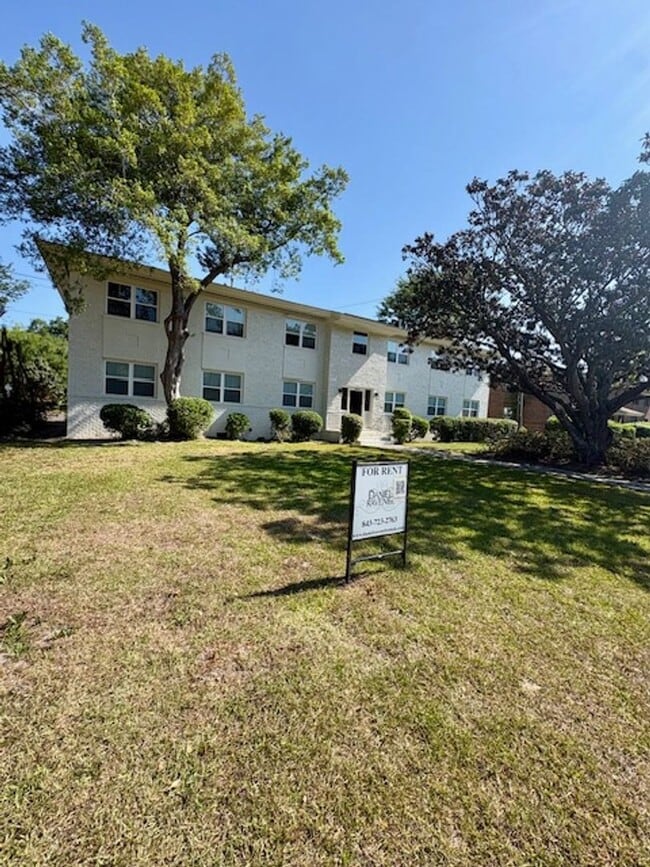 664 Windermere Blvd in Charleston, SC - Foto de edificio - Building Photo