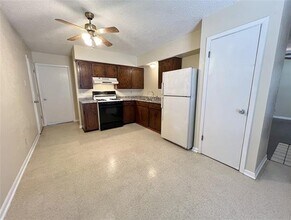 3406 Valley View Rd in Denton, TX - Building Photo - Building Photo