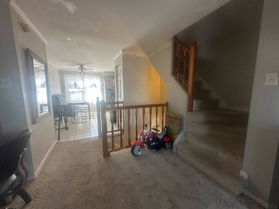 34 Washington Mews in Port Chester, NY - Building Photo