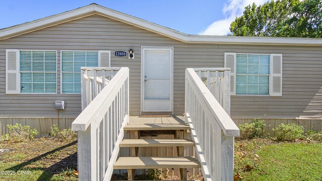 12808 Clear Creek Rd in Youngstown, FL - Building Photo - Building Photo