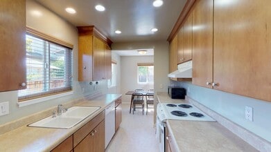 2640 Castello Way in Santa Clara, CA - Building Photo - Building Photo