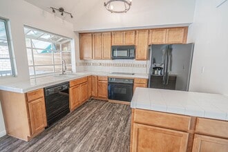 29710 Grandifloras Rd in Santa Clarita, CA - Building Photo - Building Photo