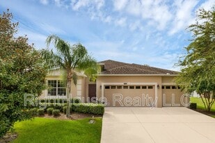 5244 Royce Dr in Mount Dora, FL - Building Photo