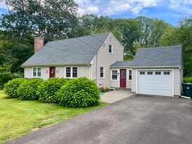 22 Carol Dr in Tolland, CT - Building Photo