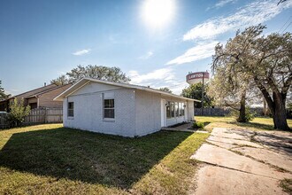 2814 NW 34th St in Lawton, OK - Building Photo - Building Photo