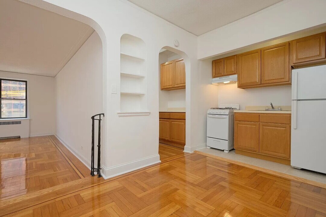 2685 Creston Ave in Bronx, NY - Foto de edificio