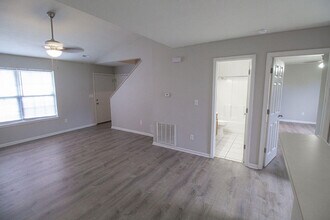 1602 High Quest Cir in Columbia, MO - Building Photo - Building Photo