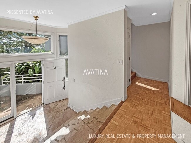 2330 Kaola Way in Honolulu, HI - Building Photo - Building Photo