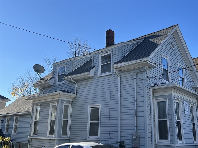 22 Pentucket St in Haverhill, MA - Foto de edificio - Building Photo