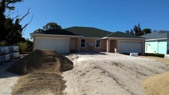 5635 Genesee Pkwy in Bokeelia, FL - Building Photo