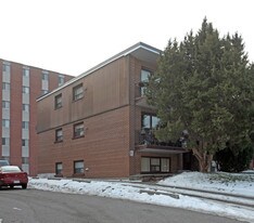 359 Elgin Ct in Oshawa, ON - Building Photo