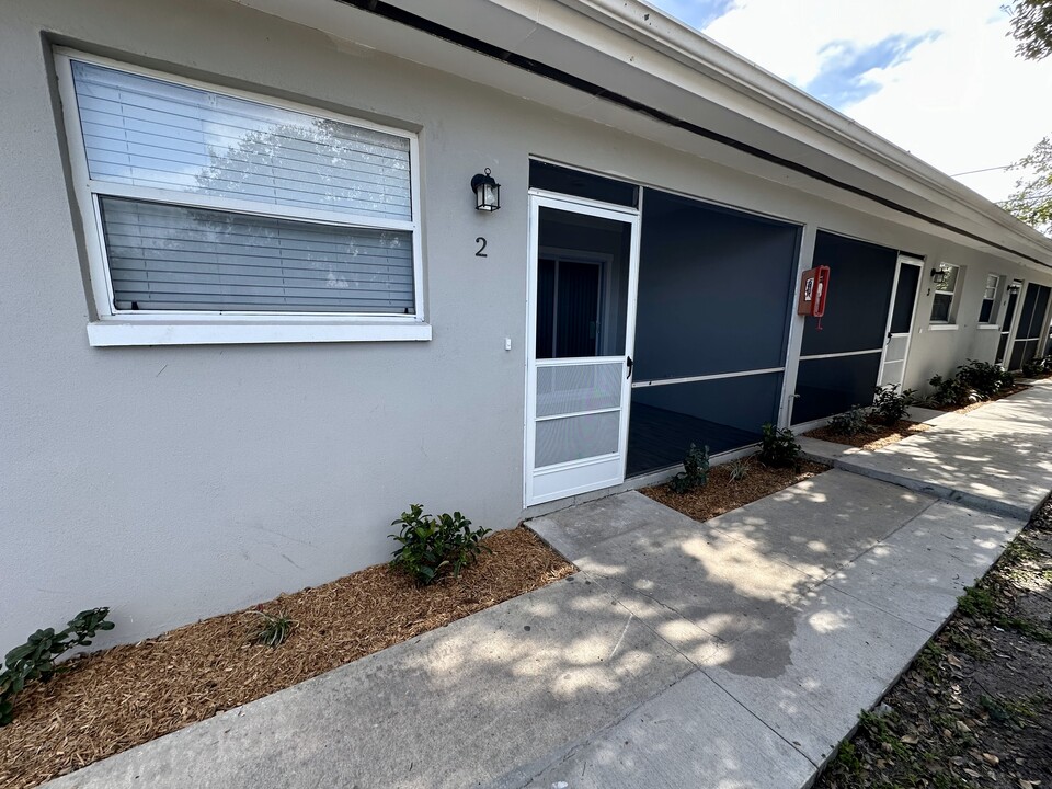 1465 Laura St in Clearwater, FL - Building Photo