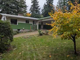 2575 Yew Street Rd, Unit 2575 in Bellingham, WA - Building Photo