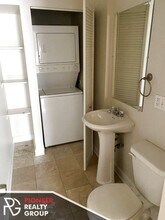 3921 N Pine Grove Ave, Unit #2 in Chicago, IL - Building Photo - Building Photo