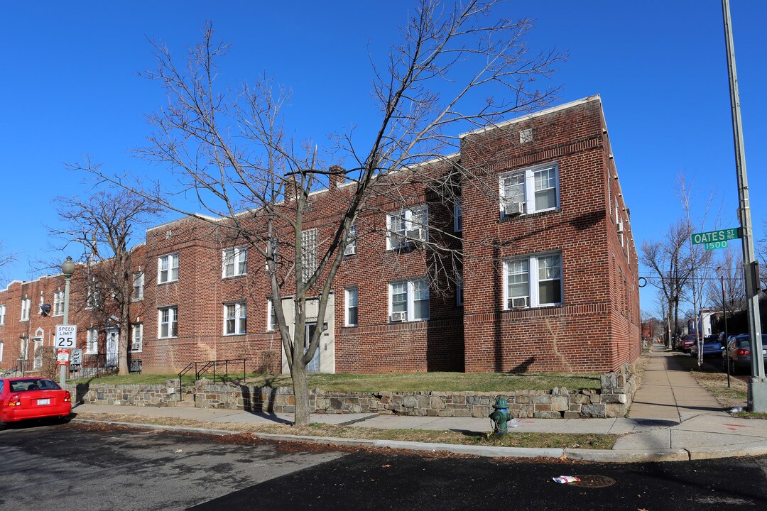 1516 Oates St NE in Washington, DC - Building Photo