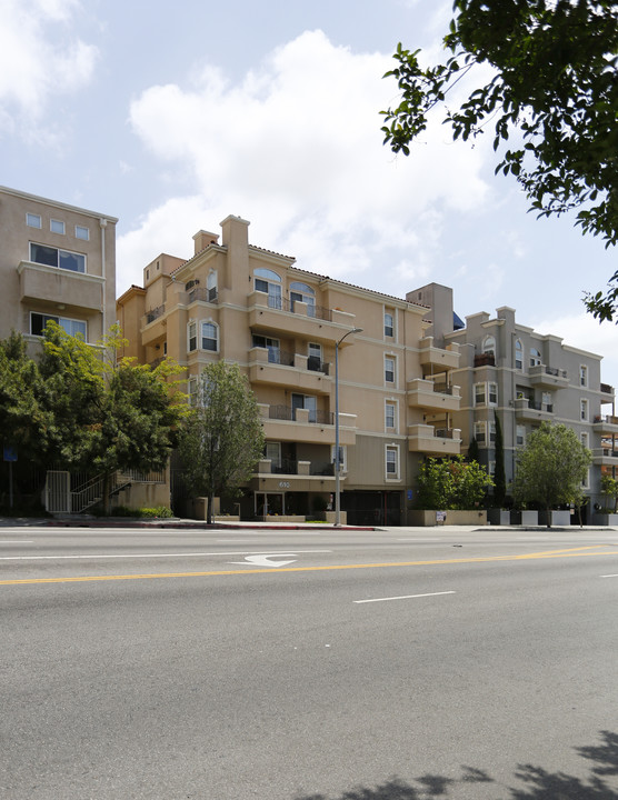 610 S Wilton Pl in Los Angeles, CA - Building Photo