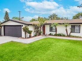 641 Joann St in Costa Mesa, CA - Building Photo