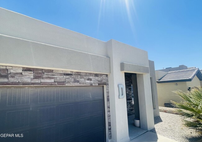 property at 224 Wardour Castle Pl