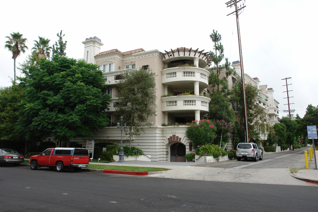 4318 Stern Ave in Sherman Oaks, CA - Building Photo