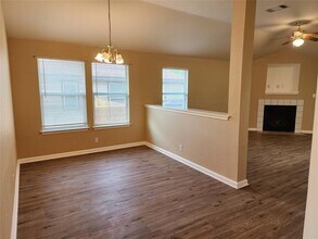 220 Dana Dr in Hutto, TX - Building Photo - Building Photo