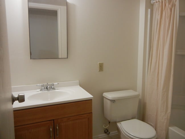 1468 Corson St, Unit A in Pasadena, CA - Building Photo - Building Photo