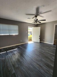 8747 Josie St photo'