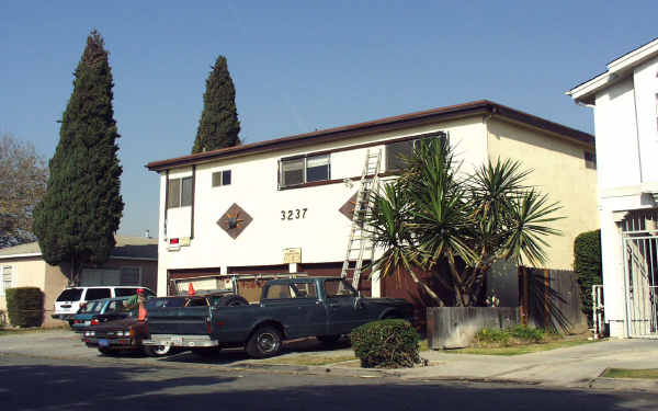 3237 E Ransom St in Long Beach, CA - Building Photo - Building Photo