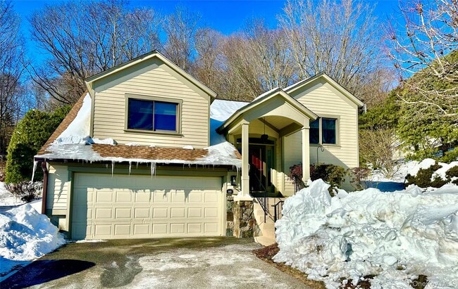 property at 668 Heritage Hls