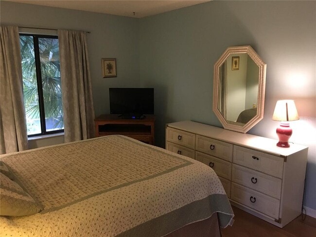 2655 Pine Ridge Way N in Palm Harbor, FL - Building Photo - Building Photo