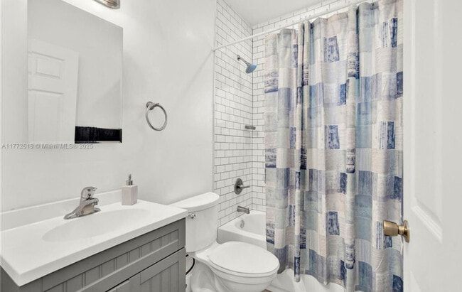 1741 NW 68th St, Unit FL in Miami, FL - Building Photo - Building Photo