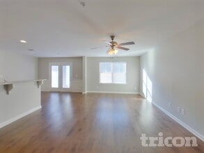 4009 Commons Dr in Spring Hill, TN - Building Photo - Building Photo