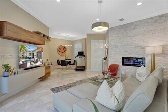 1529 Shoreline Way in Hollywood, FL - Building Photo - Building Photo