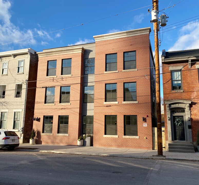 1717 Locust in Pittsburgh, PA - Building Photo