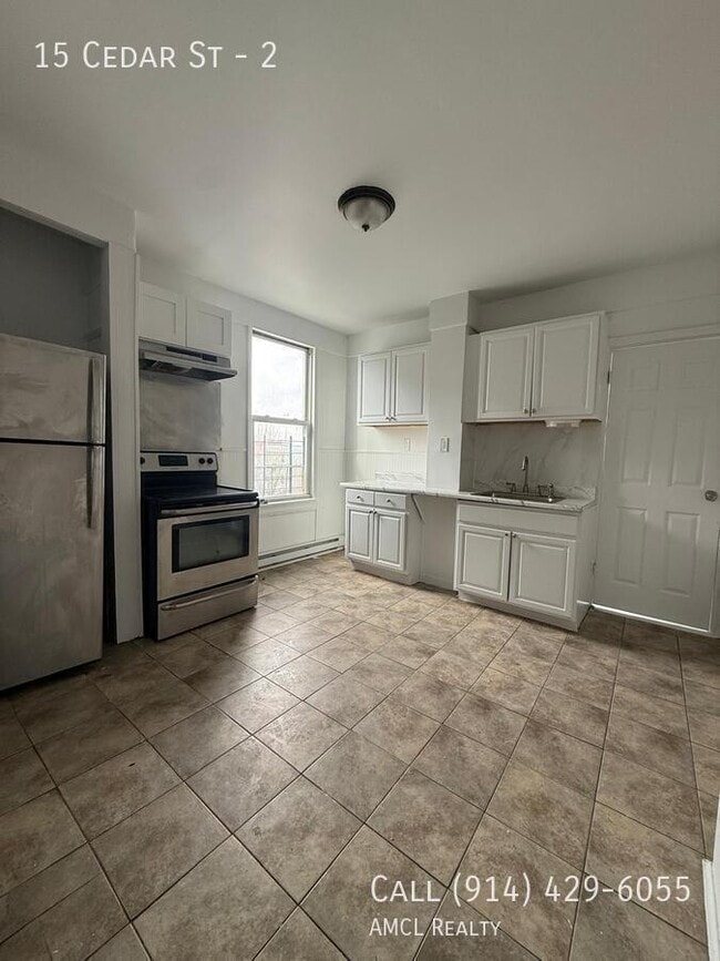 15 Cedar St in Yonkers, NY - Building Photo - Building Photo