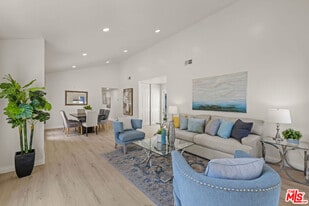 13 Pepper Ct in Inglewood, CA - Building Photo