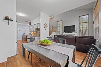 1459 Walnut Hill Ave in St. Charles, IL - Building Photo - Building Photo