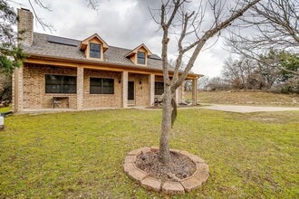 111 Bluebonnet Dr in Weatherford, TX - Building Photo - Building Photo