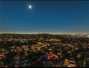 3916 Carnavon Way in Los Angeles, CA - Building Photo - Building Photo