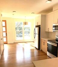 1377 N Humboldt St in Portland, OR - Foto de edificio - Building Photo