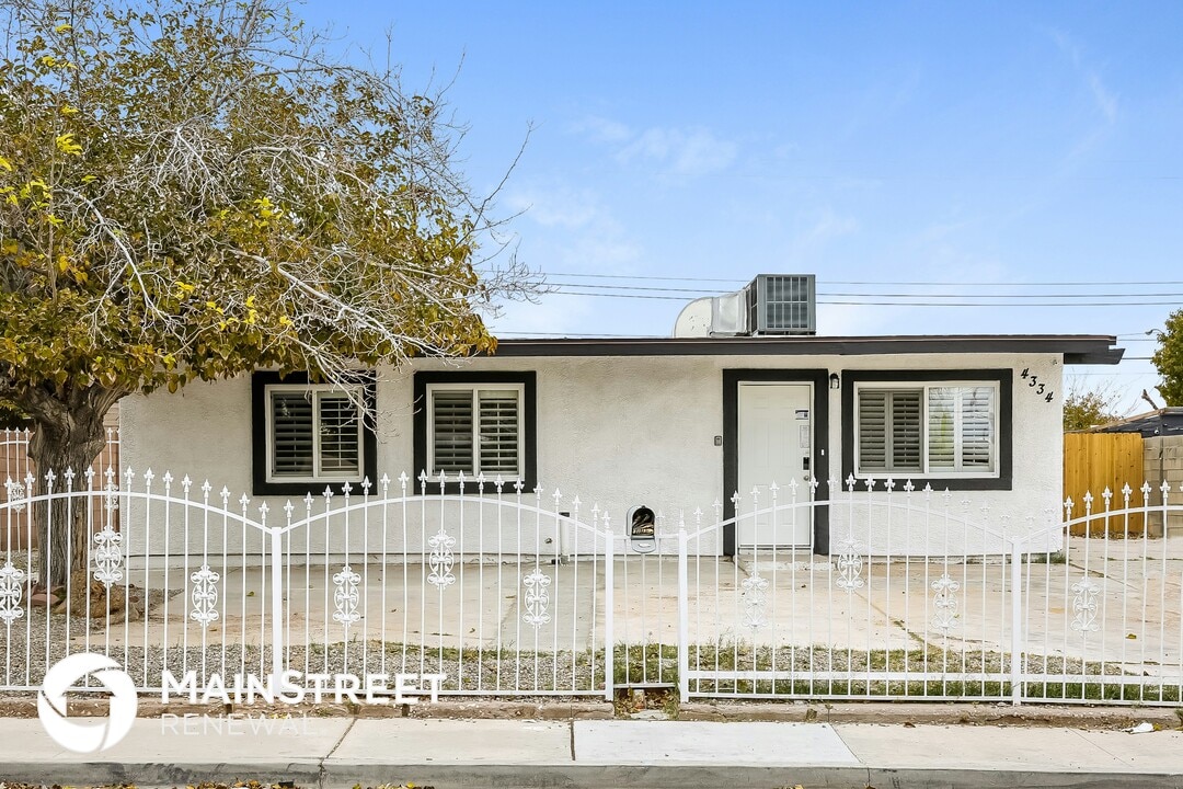 4334 Cloverdale Ave in Las Vegas, NV - Building Photo