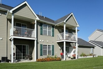 4100 Stonegate #2 Ln in Amherst, NY - Building Photo - Building Photo
