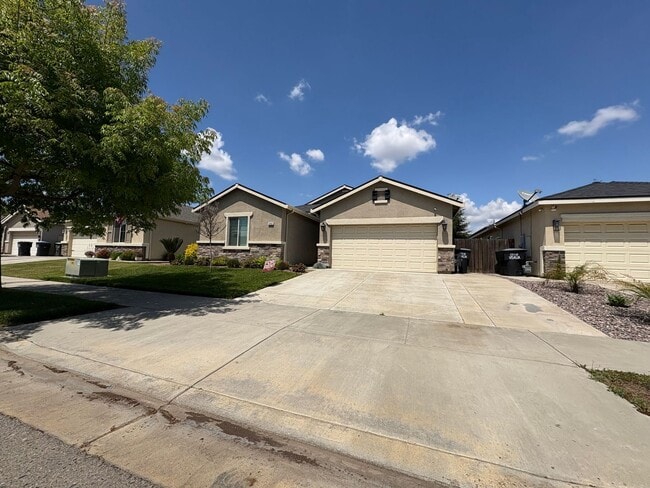 property at 3842 E Evergreen Ave