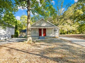 532 E Iredell Ave in Mooresville, NC - Building Photo