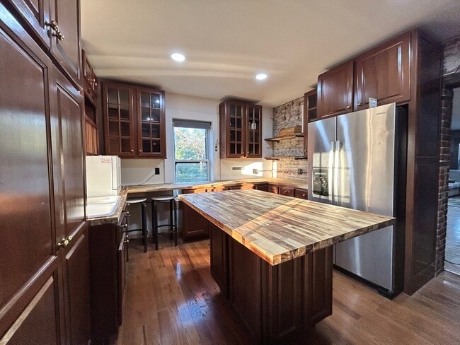8 Unity St in Montague, MA - Building Photo - Building Photo