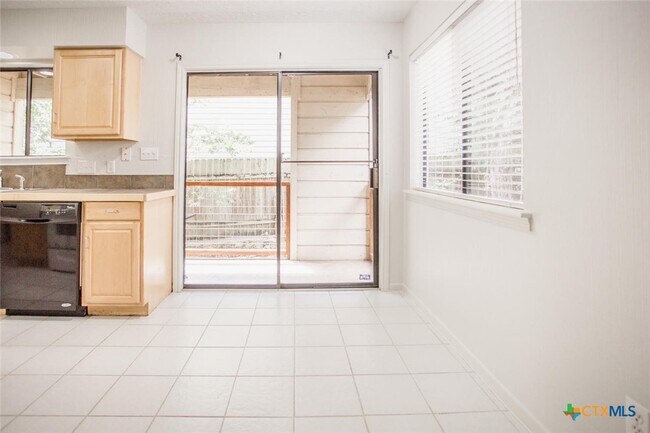 property at 421 W San Antonio St