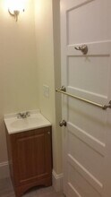 36 High St, Unit B2 in Brookline, MA - Building Photo - Building Photo