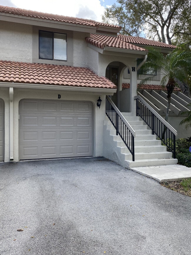 5621 Coach House Cir in Boca Raton, FL - Building Photo - Building Photo