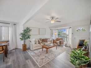 594 Mananai Pl in Honolulu, HI - Building Photo - Building Photo